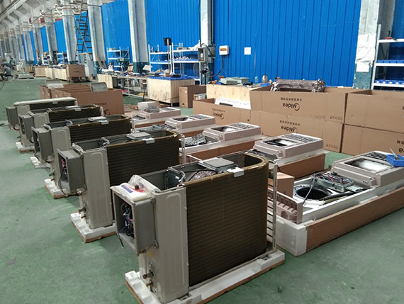 �������{